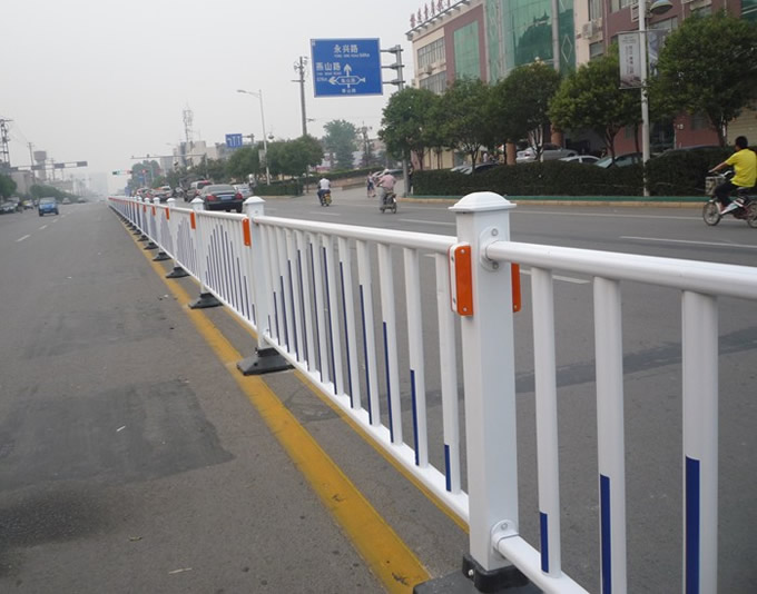 鋅鋼護(hù)欄